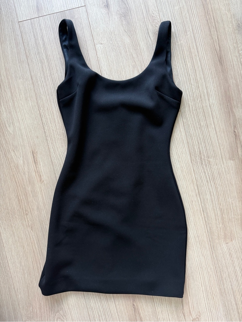Aritzia FIGUREKNIT™ BRAVADO DRESS
126415, Colour: BLACK, Size: XS